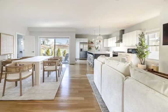 Walnut Beach Luxury House - Image 1